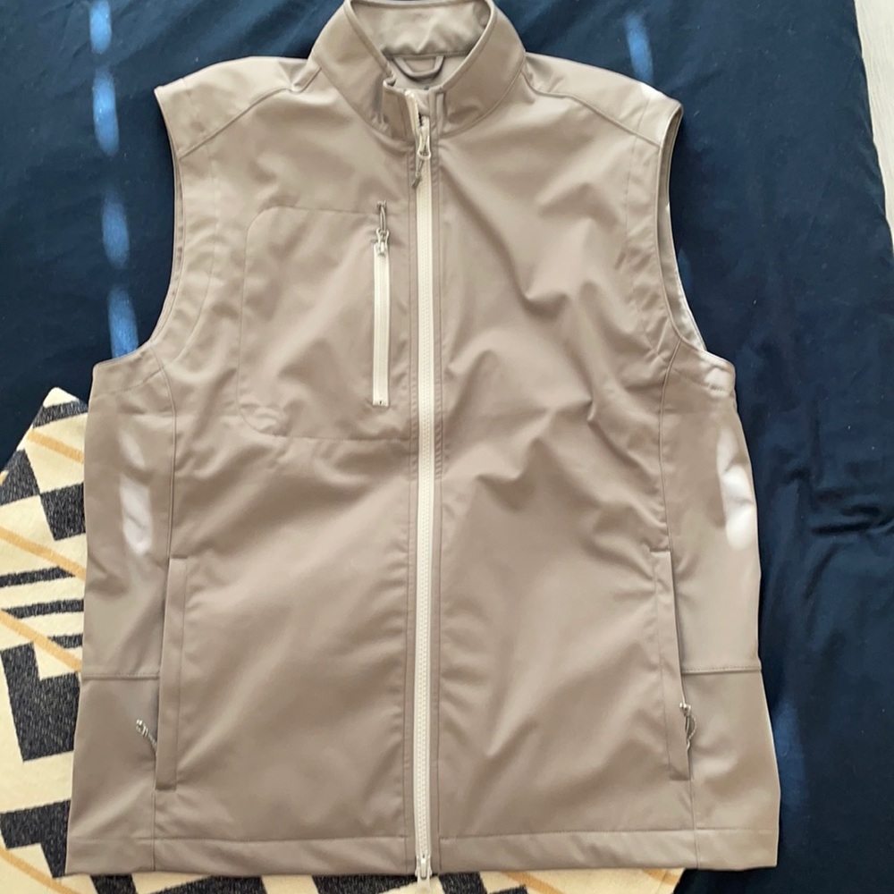 Johnnie-0 Crest gray vest.  Medium.   Used once.  It’s too small for me.